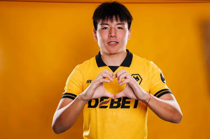 半岛体育APP-冬窗绝杀！徐彬死而复生租借英甲，2小时双城狂奔上演生死时速！|狼队|巴恩斯利|英超|U21|哈维-巴恩斯_新浪体育_新浪新闻