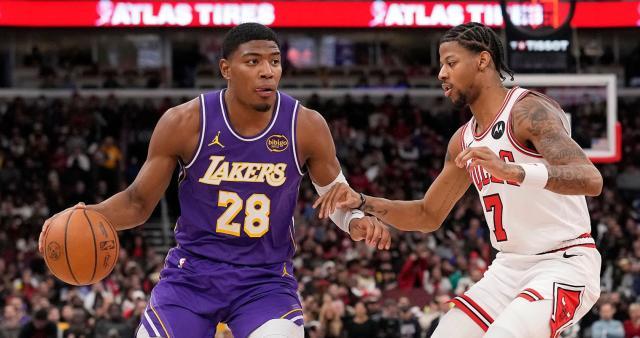 半岛体育-八村垒满血复活轰23分！无愧詹皇东契奇绝配